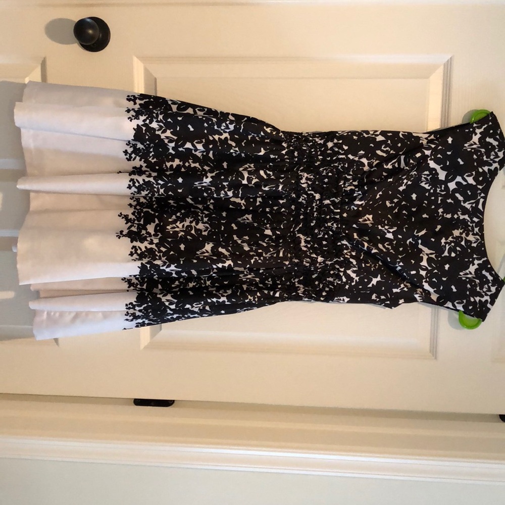 Jessica Simpson Black/White Dress